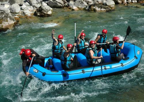 Hostal Rafting Blue River Tara