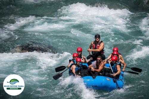 Hostal Rafting Blue River Tara