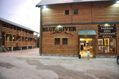 Hostal Rafting Blue River Tara