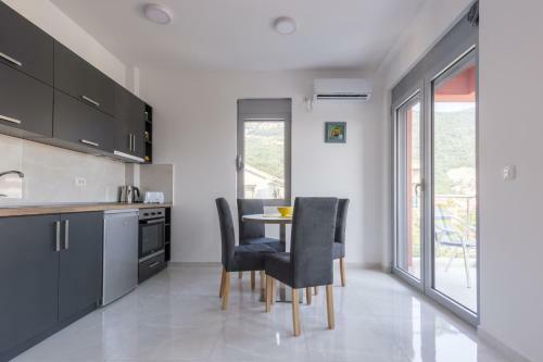 New Sunshine Apartments
