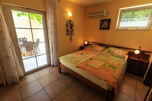 Hostal Damonte ? Apartments And Rooms