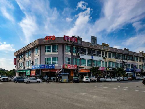 Hostal Oyo 89493 Q Hotel