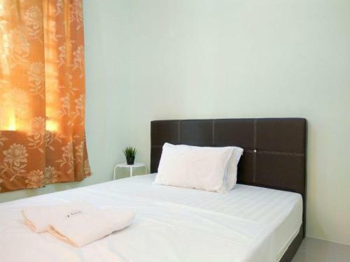 Hostal Anggun Beach Guest House
