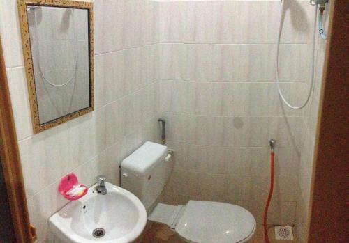 Hostal Anggun Beach Guest House