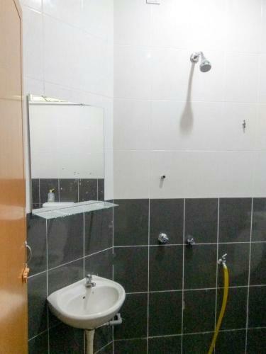 Hostal Anggun Beach Guest House