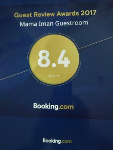 Motel Mama Iman Guestroom