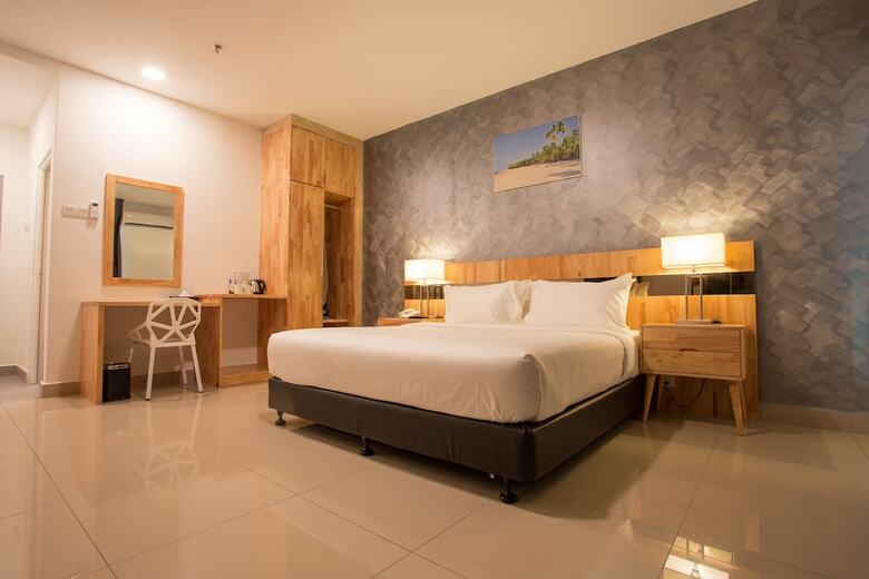 Adya Hotel Chenang