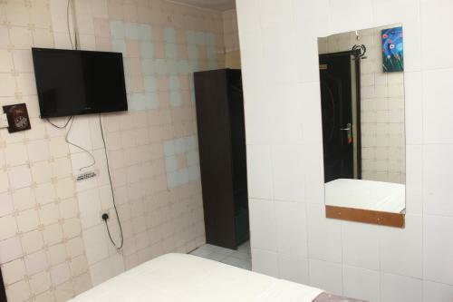 Hotel Double One Suites & Lodge