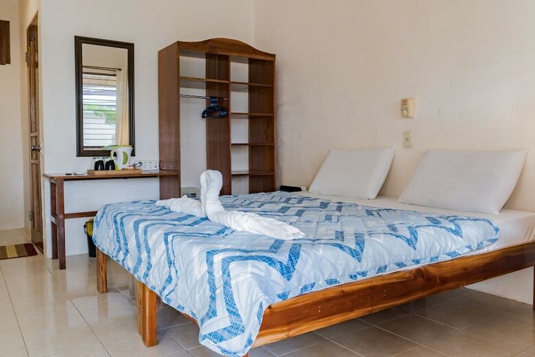 Hotel Quo Vadis Dive Resort
