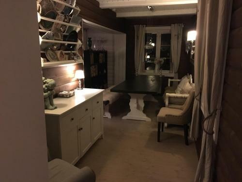 Stor Flott T�mmer Hytte