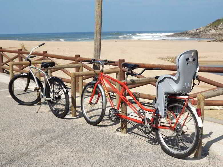 Hostal West Beach Hostel