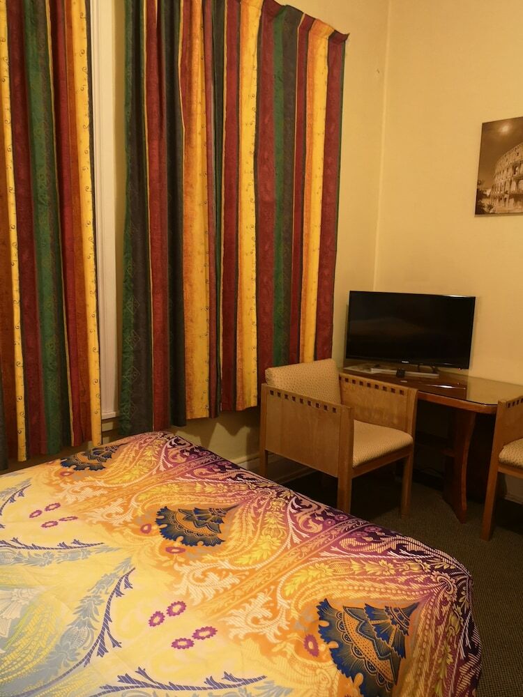 Golden Cross Hotel