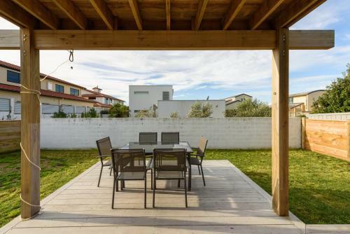 Winter Retreat With Sea Views