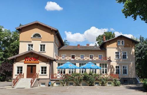 Dworek Brodowo Restauracja Hotel Przyj?cia