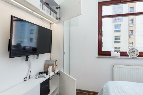 Elite Apartments By The River Bikes&xbox&playstation&rollerblades
