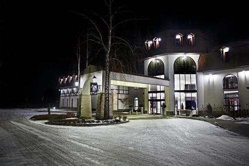 Hotel Rozdro?e Niebor�w