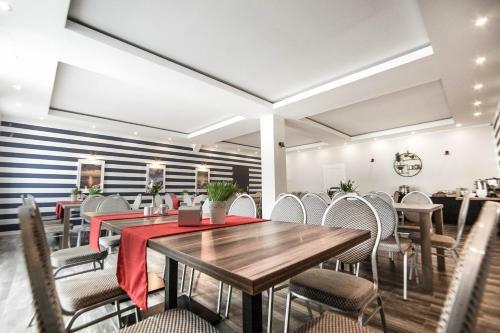 Hostal New Corner