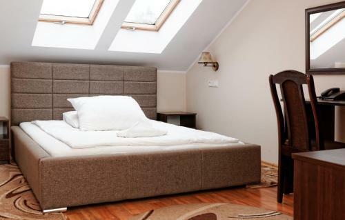 Dworek R�?any Hotel & Restauracja