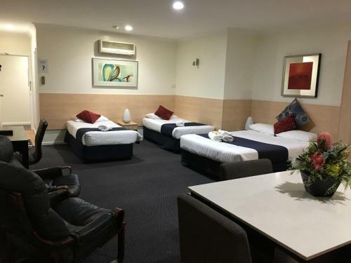 Lakeview Motor Inn