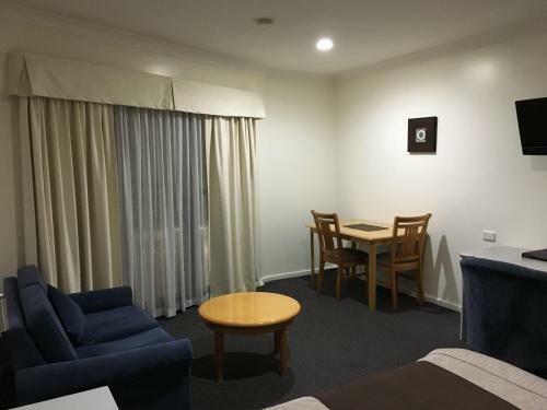 Lakeview Motor Inn