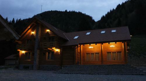 Hostal Pensiunea Izbucul Tauz