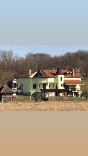 Hostal Guesthouse Rodjak Sa Sela
