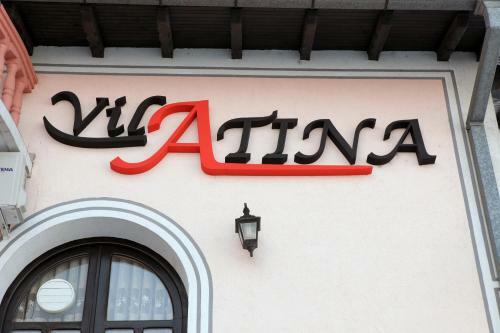 Hostal Villa Atina