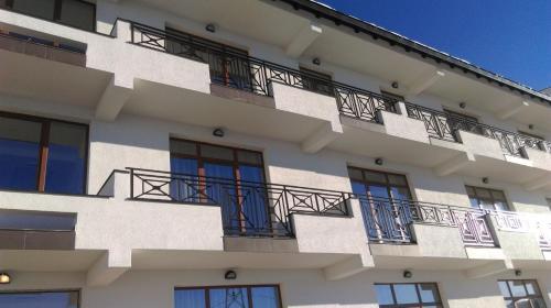 Milmari Apartment Kia I-5