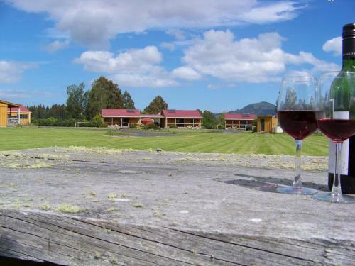 Longbourne Lodge Motel