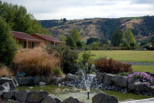 Longbourne Lodge Motel