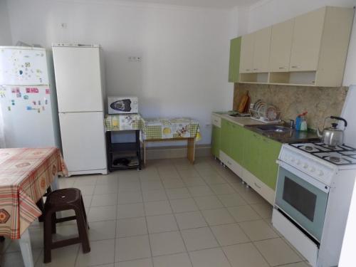 Hostal Guest House On Ulitsa Krymskaya 95