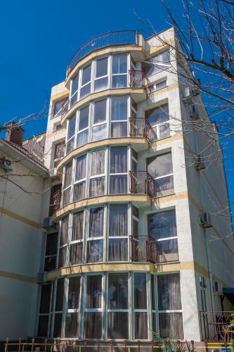 Victoria Hotel