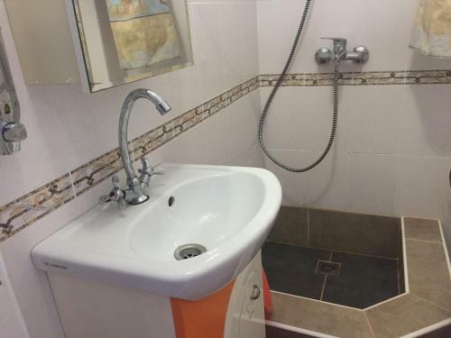 Hostal Guest House Lenart