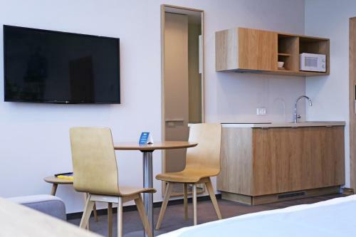 Europa Hotel And Apartment