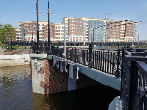 Apartment With River View (Oktyabrskaya 57)