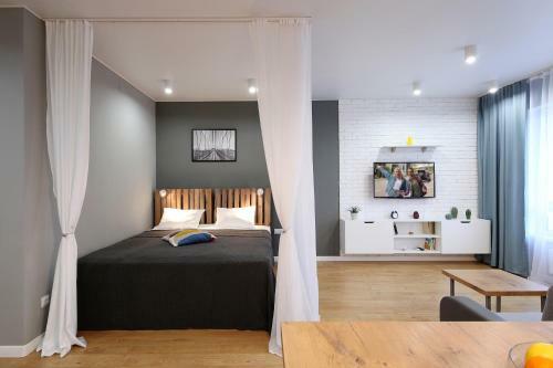Apartment With River View (Oktyabrskaya 57)