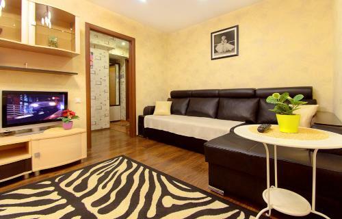 Apartments Chetaeva 36