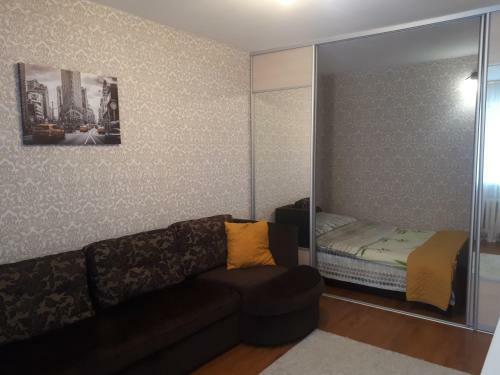Apartment On Bolotnikova 13a