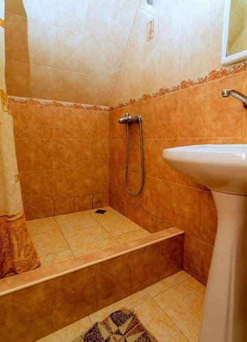 Hostal Lazurny Bereg Guest House