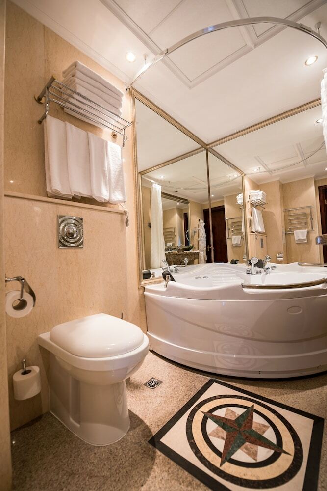 Golden Rooms Hotel