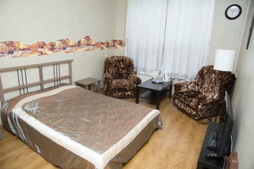 Hotel 12 Months