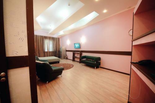 Aleksandrovsky Dvor Hotel
