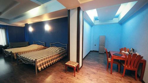 Aleksandrovsky Dvor Hotel