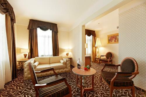 Hotel Dvor Podznoeva Glavniy Korpus