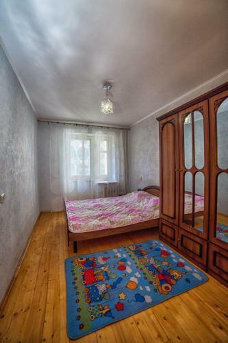 Apartamento 3-bedroom Studio On Nikolaeva 36a