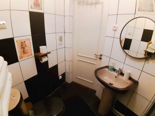 Hotel Night In Magic Villins Book