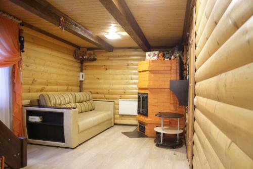 Hostal Holiday Home Tihotut