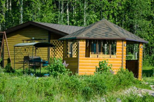 Hostal Holiday Home Tihotut