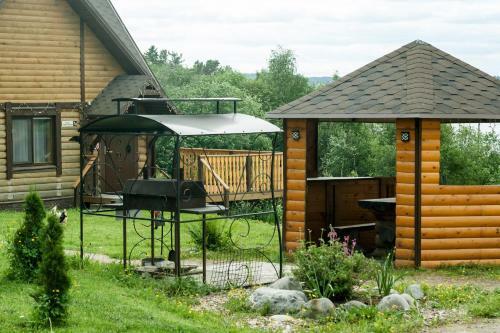 Hostal Holiday Home Tihotut