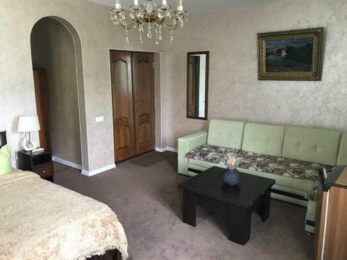 Hostal Guesthouse Lotos